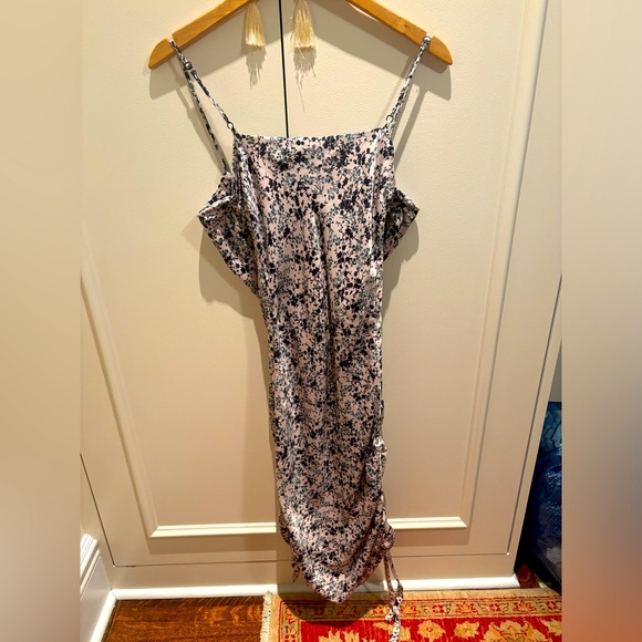 Wayf Oriental Flower Pattern Pull Gather Midi Dress - Picture 1 of 5